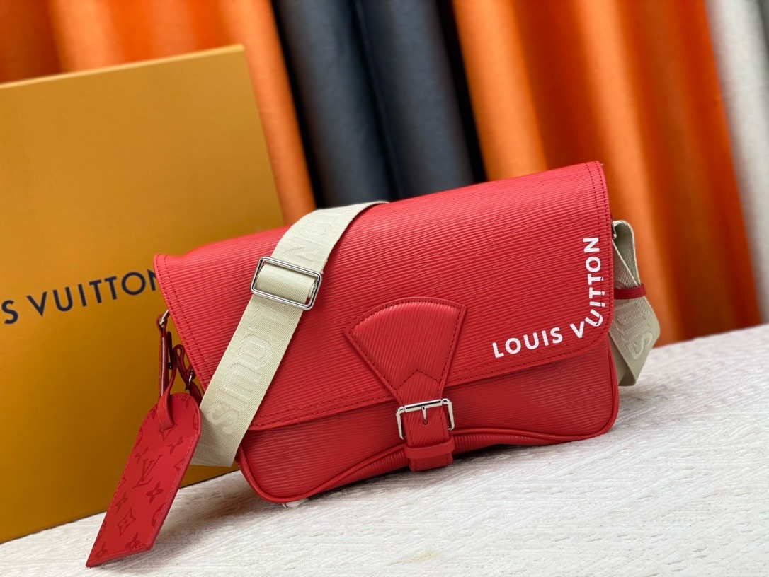 Louis Vuitton M23097 Montsouris Red